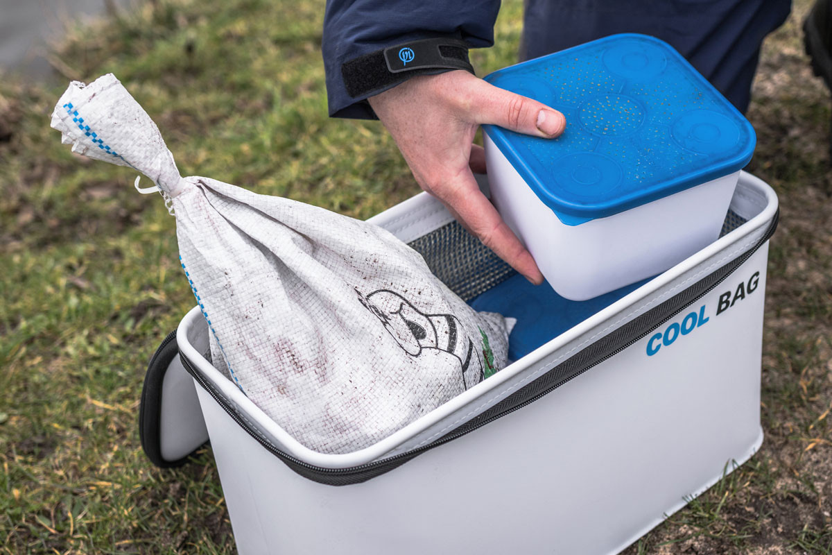 Preston Innovations World Champion Team Feeder Cool Bag P0130056